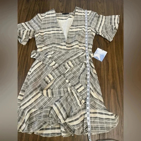 MAJORELLE Portia Dress in Color Newspaper Mini Short Wrap Dress Size Small - Picture 16 of 16